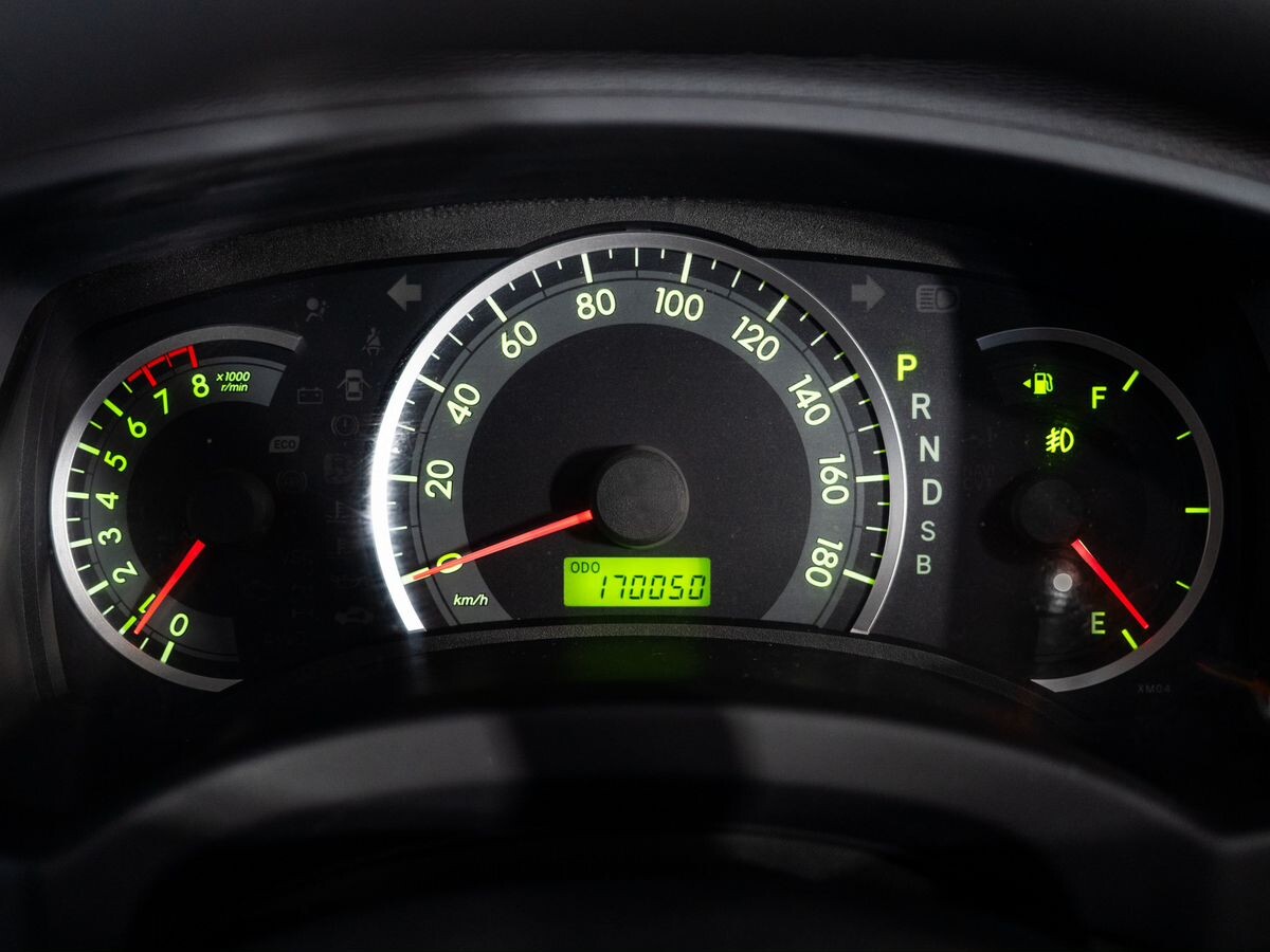 Toyota ISis 2012 - фото автомобиля