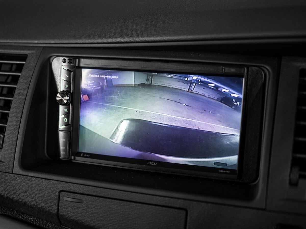 Toyota ISis 2012 - фото автомобиля