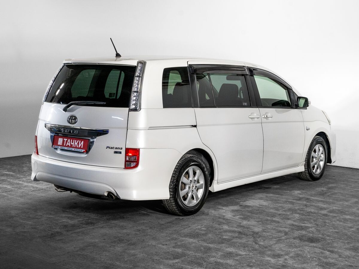 Toyota ISis 2012 - фото автомобиля