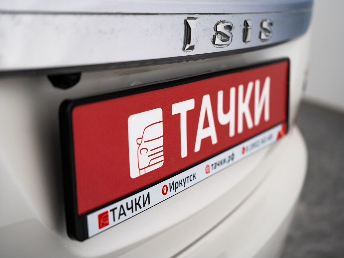 Toyota ISis 2012 - фото автомобиля