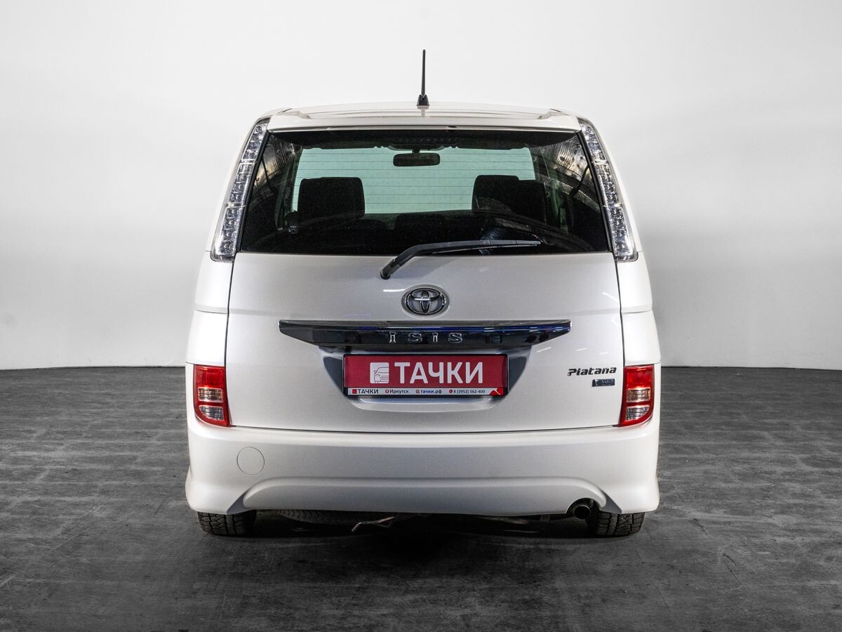 Toyota ISis 2012 - фото автомобиля