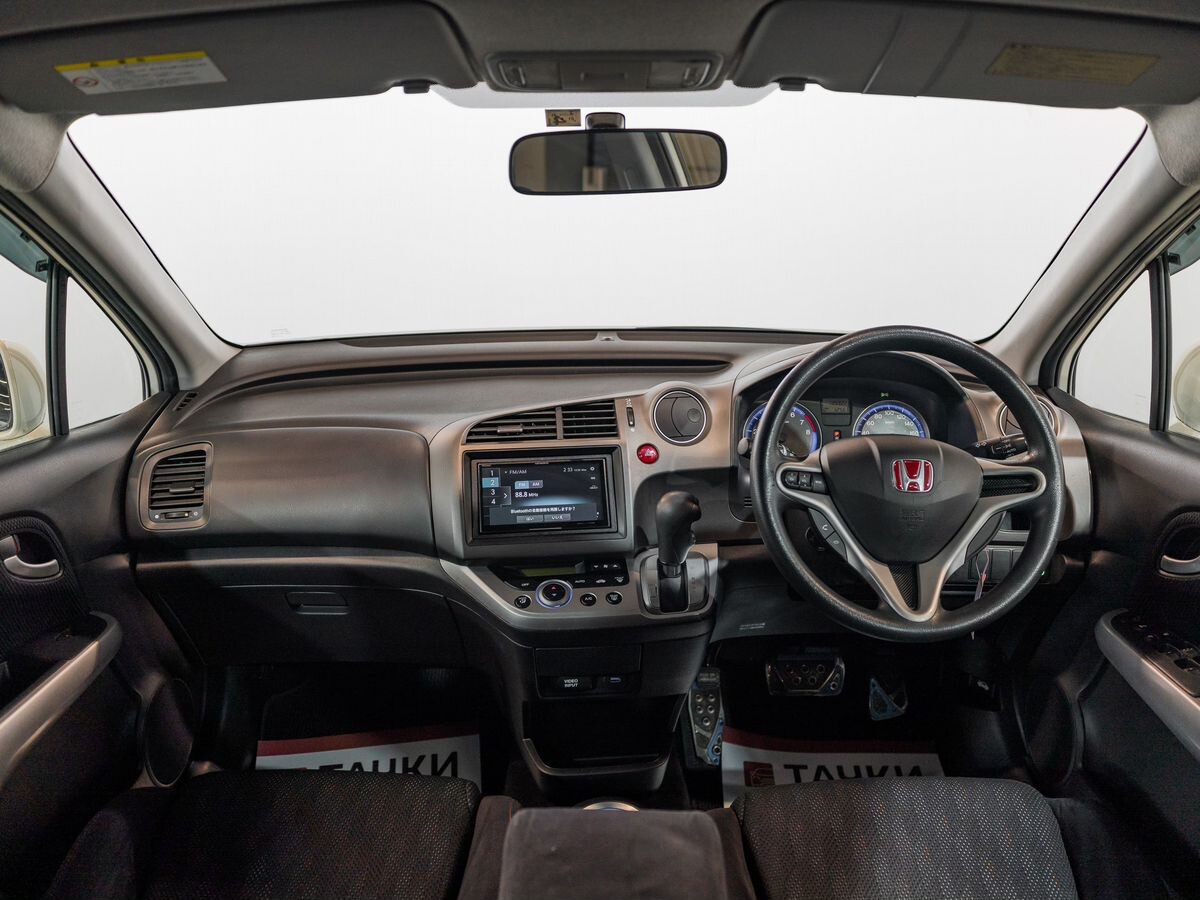 Honda Stream 2009 - фото автомобиля