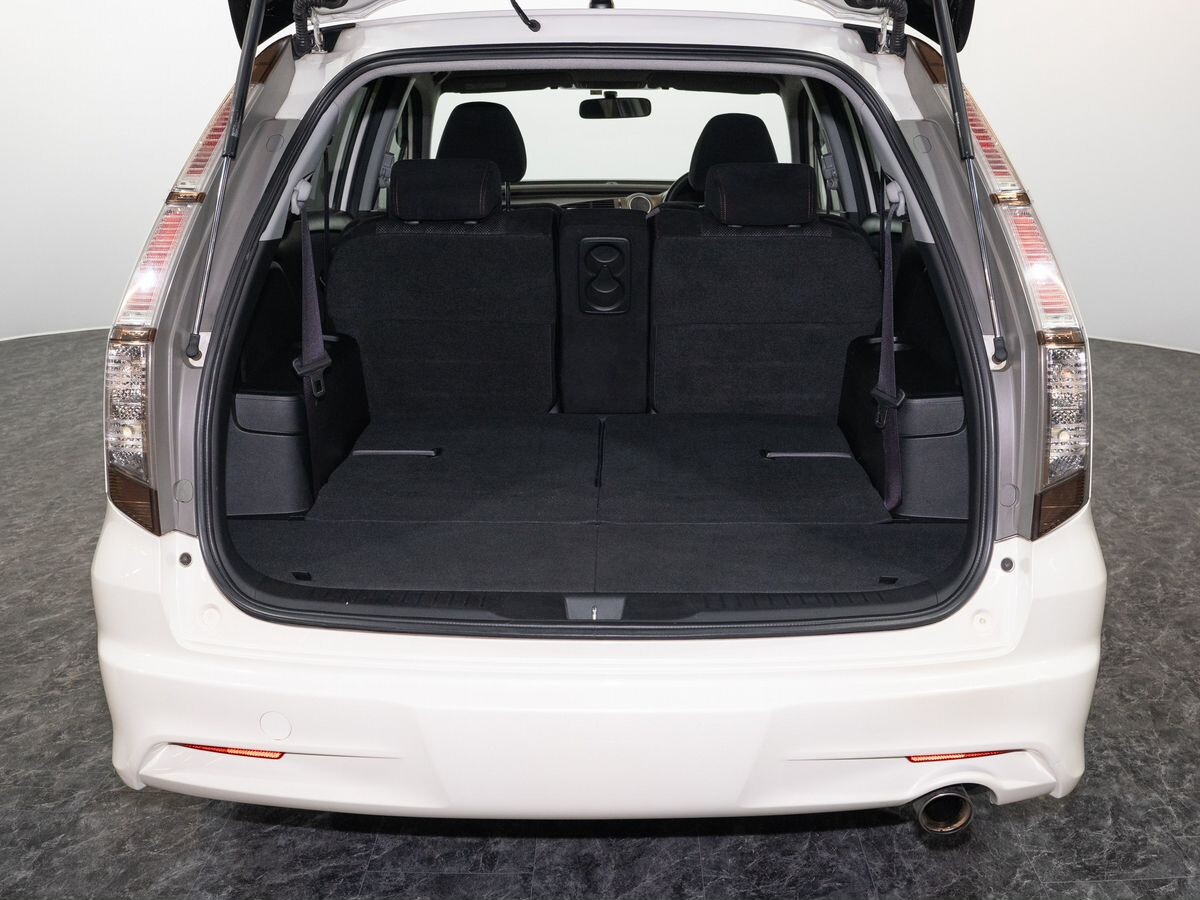 Honda Stream 2009 - фото автомобиля