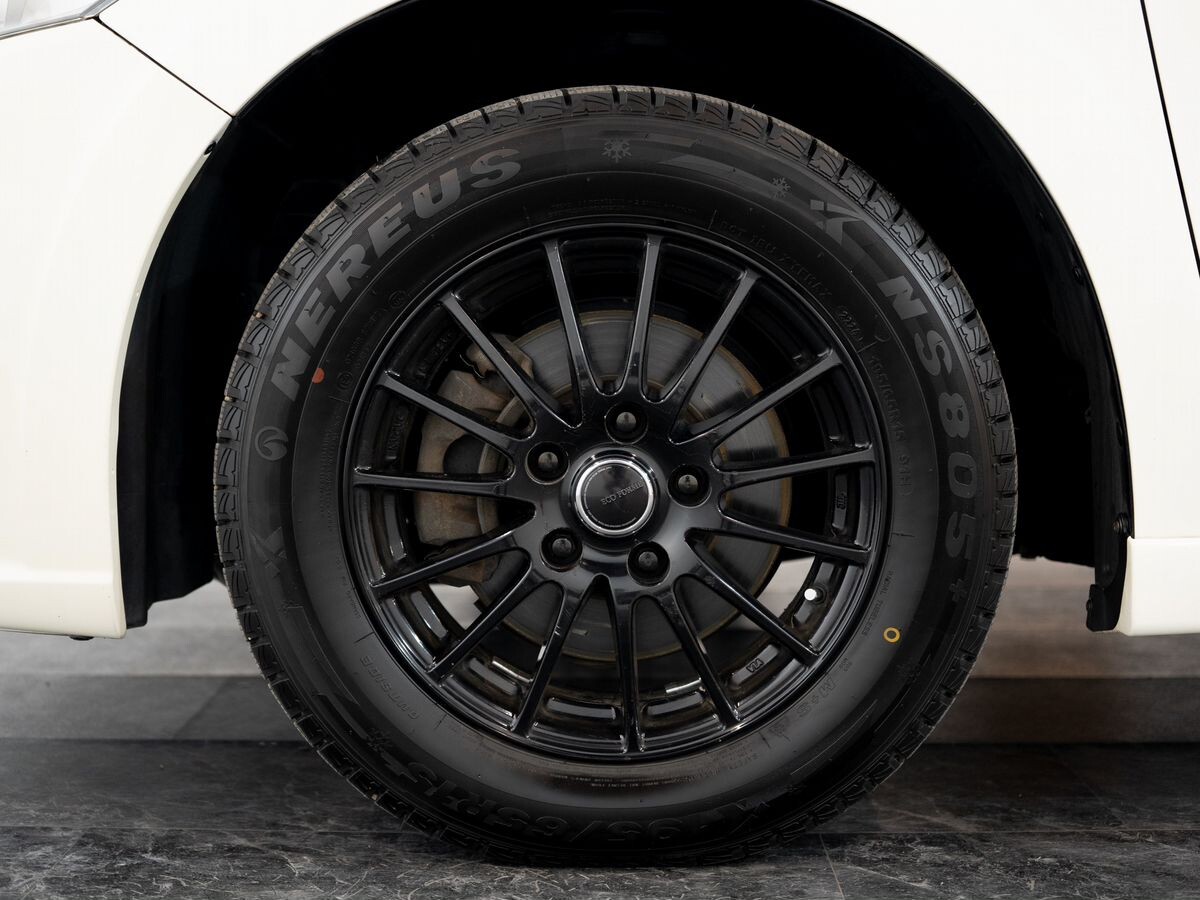 Honda Stream 2009 - фото автомобиля