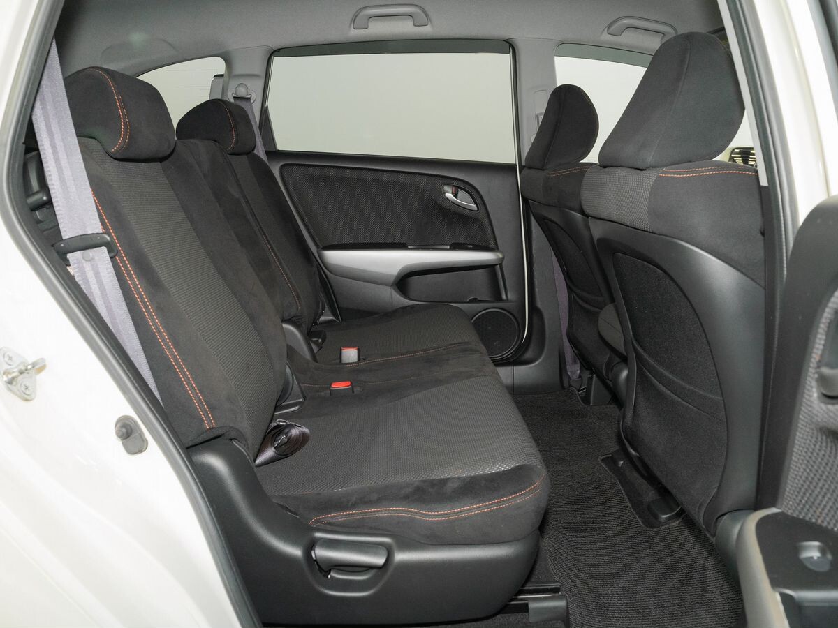 Honda Stream 2009 - фото автомобиля