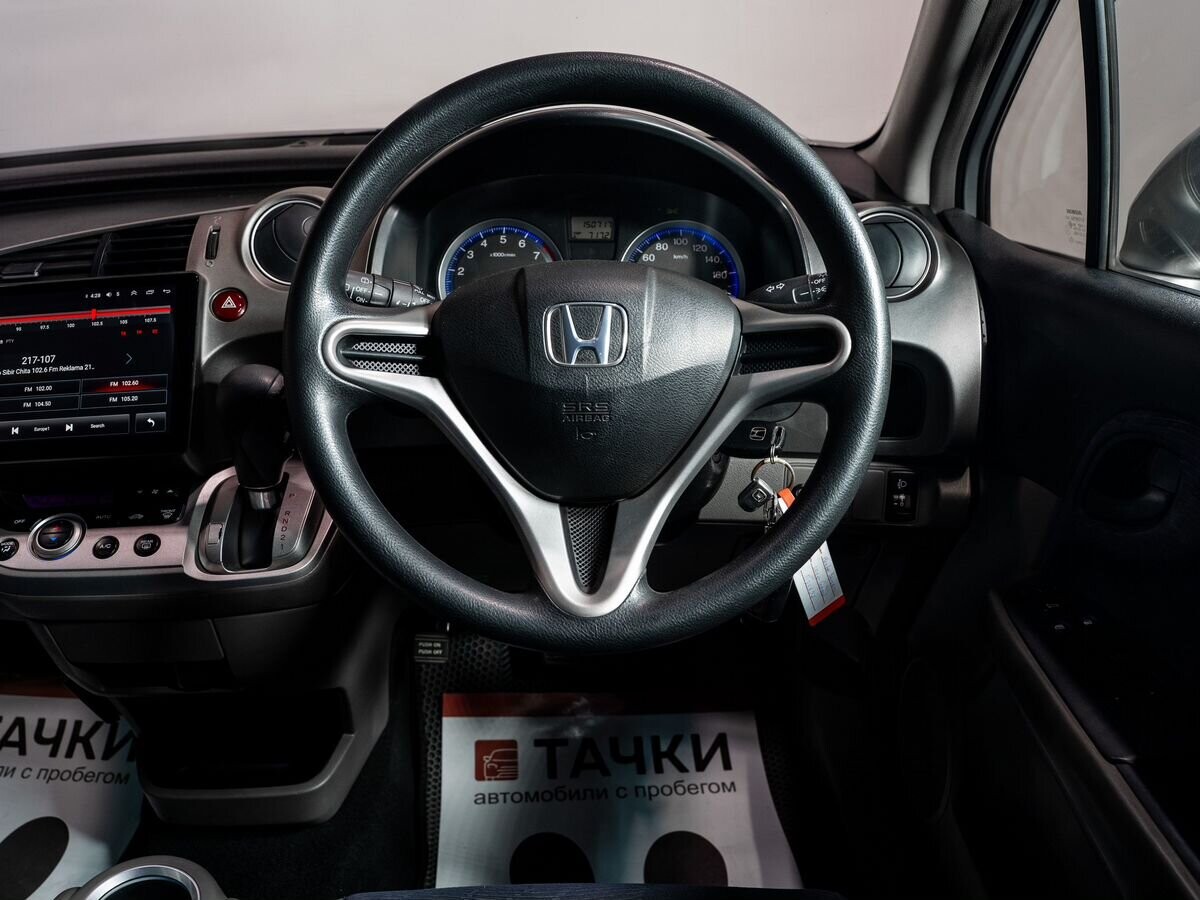 Honda Stream 2010 - фото автомобиля