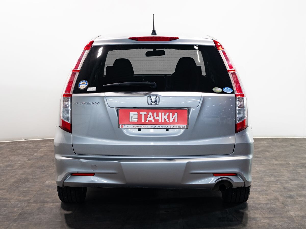 Honda Stream 2010 - фото автомобиля