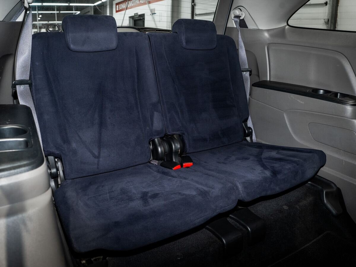 Honda Stream 2010 - фото автомобиля