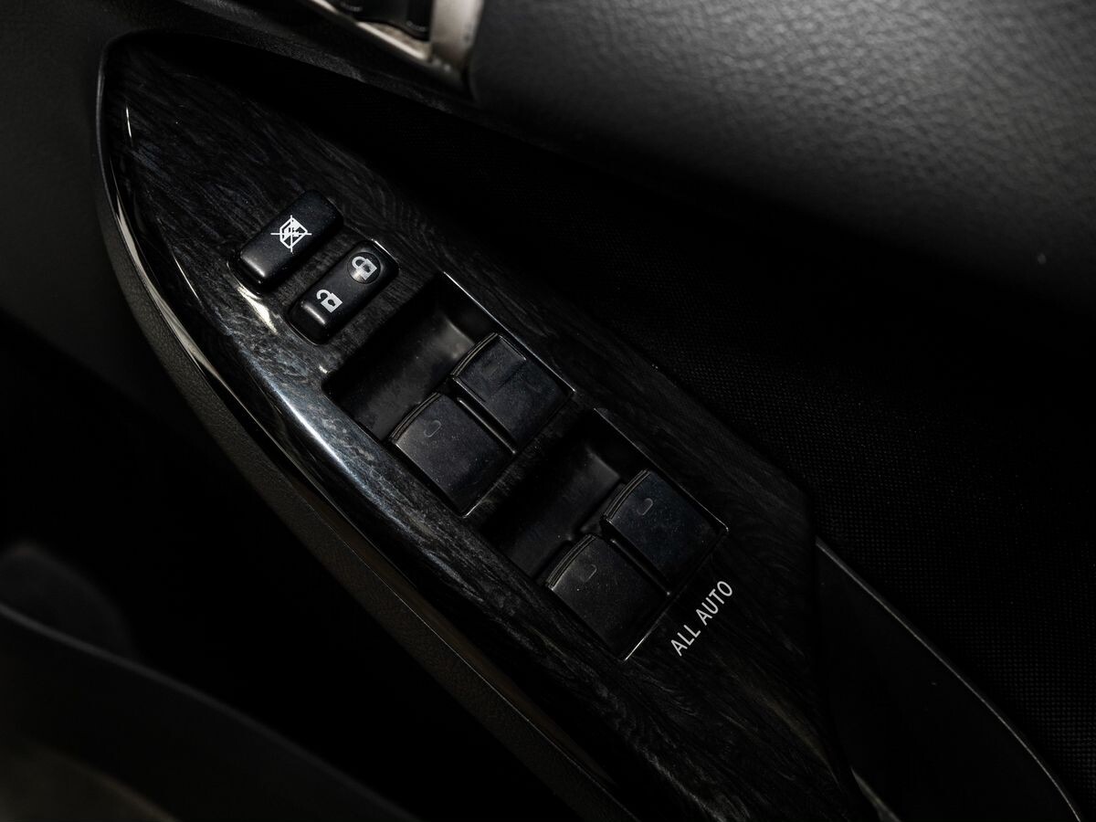 Toyota Corolla 2011 - фото автомобиля