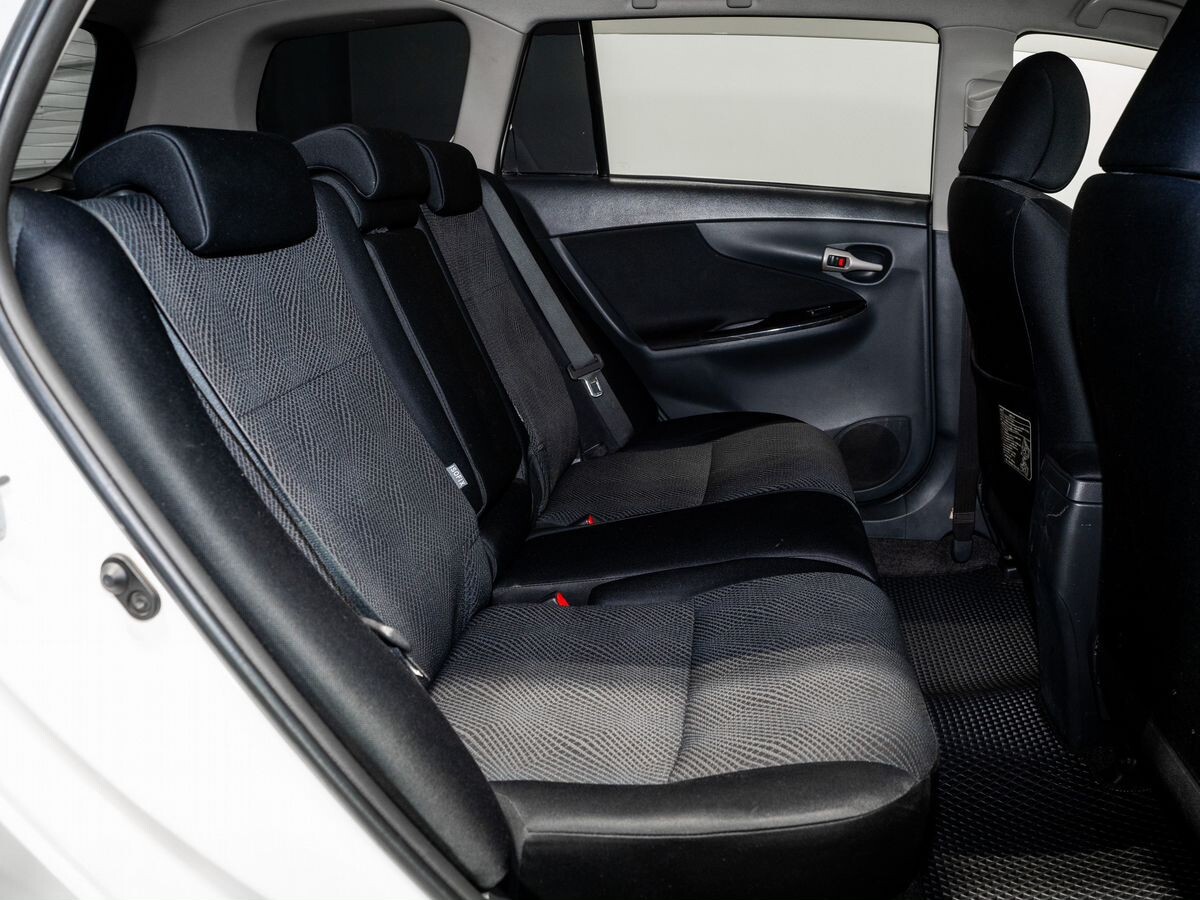 Toyota Corolla 2011 - фото автомобиля