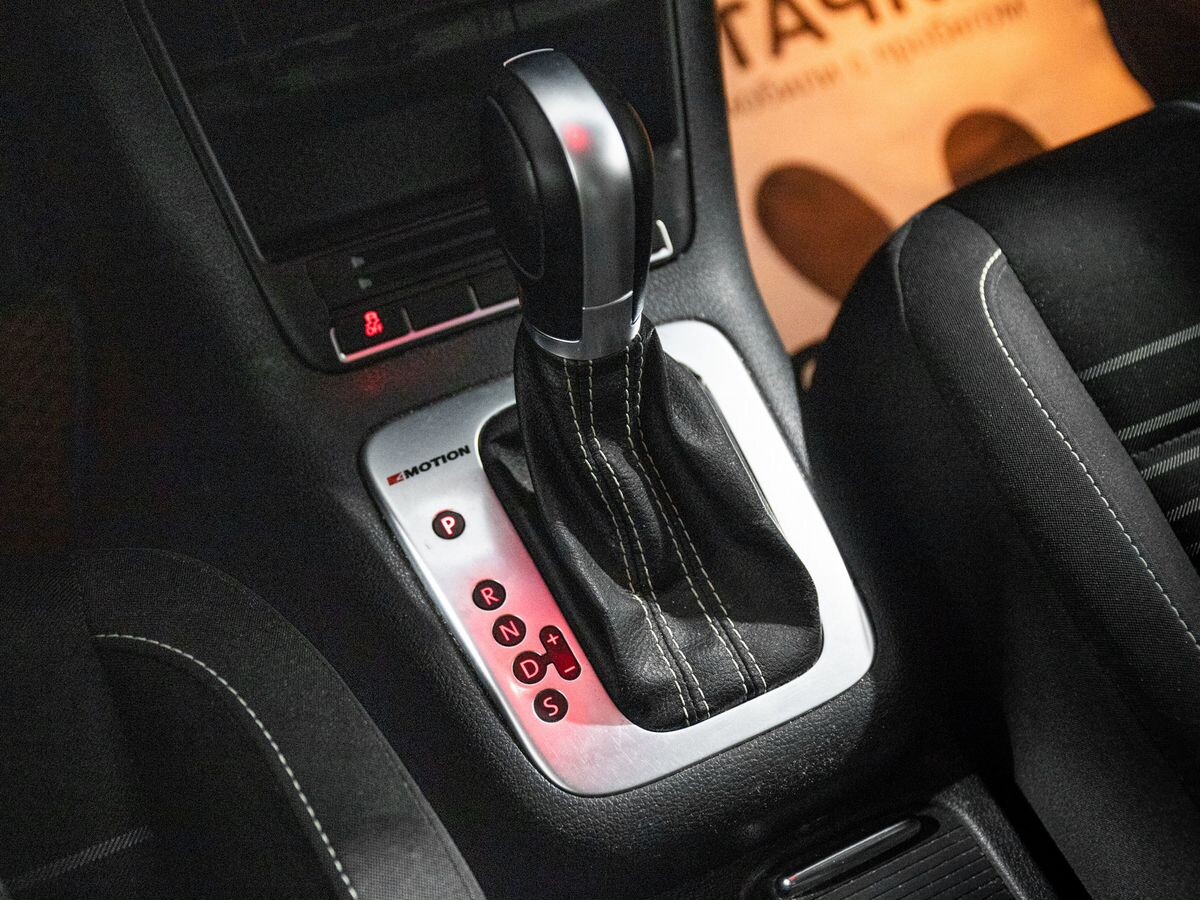 Volkswagen Tiguan 2016 - фото автомобиля