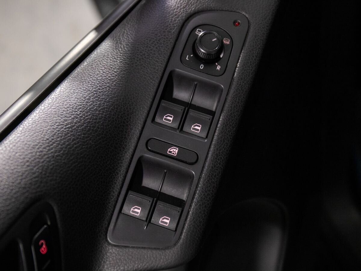 Volkswagen Tiguan 2016 - фото автомобиля