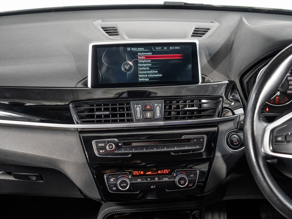 BMW X1 2015 - фото автомобиля