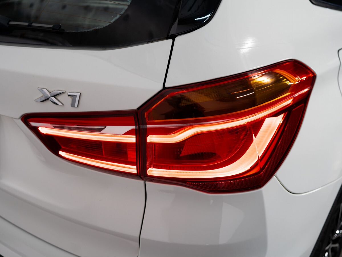 BMW X1 2015 - фото автомобиля