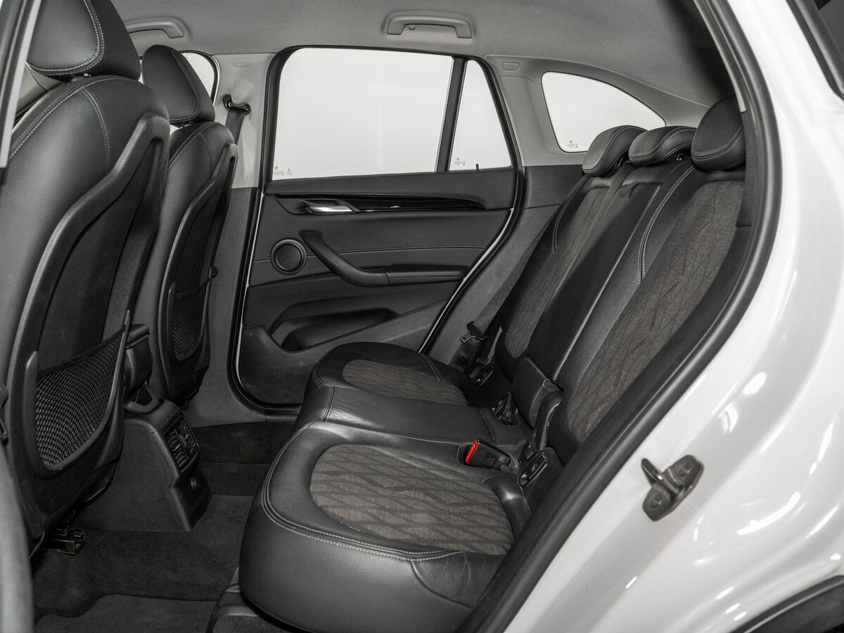 BMW X1 2015 - фото автомобиля