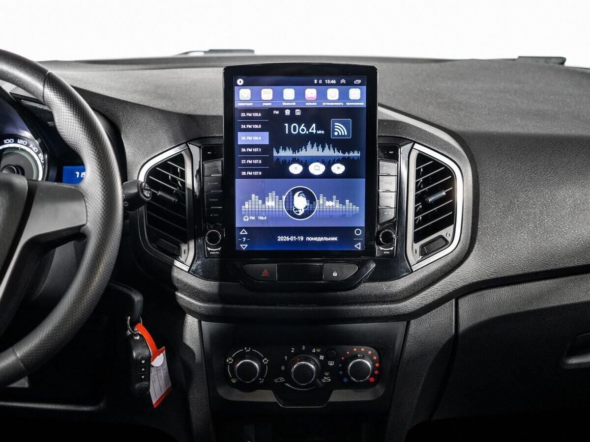 Lada (ВАЗ) XRAY 2018 - фото автомобиля