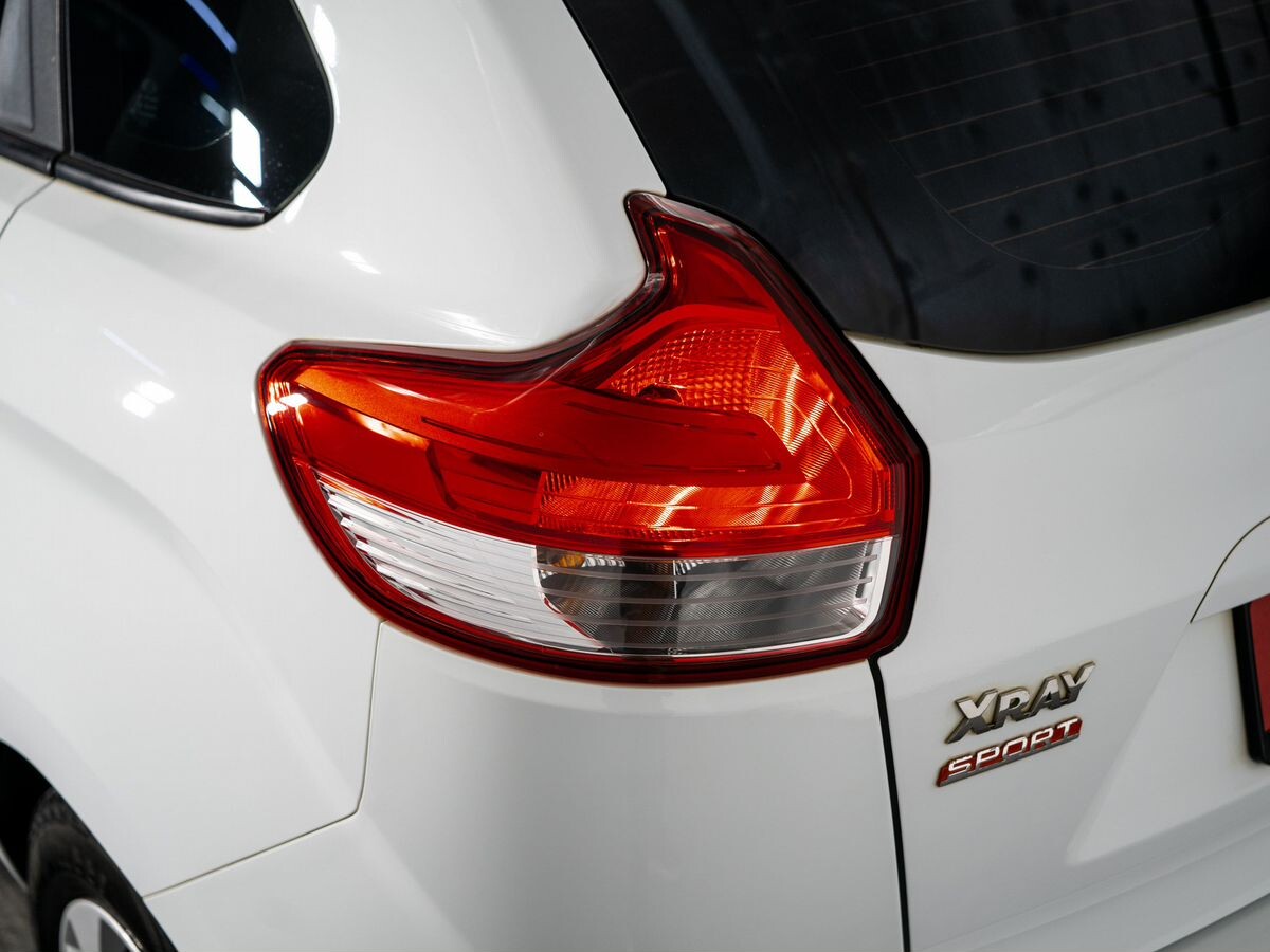 Lada (ВАЗ) XRAY 2018 - фото автомобиля