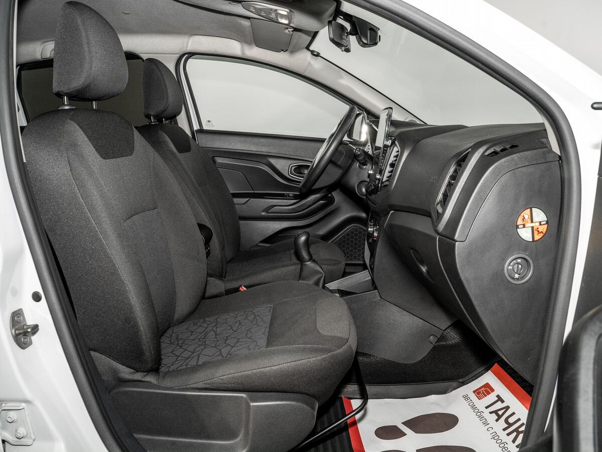 Lada (ВАЗ) XRAY 2018 - фото автомобиля