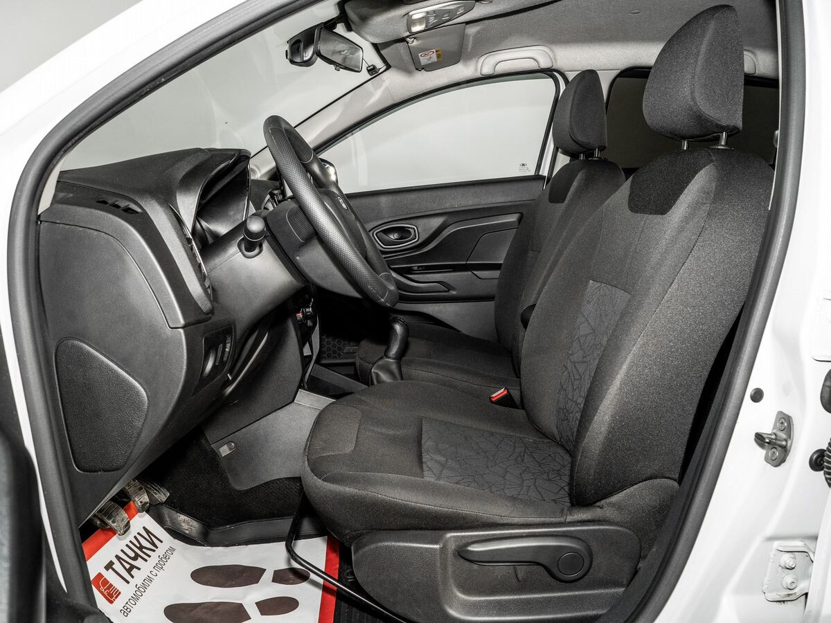 Lada (ВАЗ) XRAY 2018 - фото автомобиля