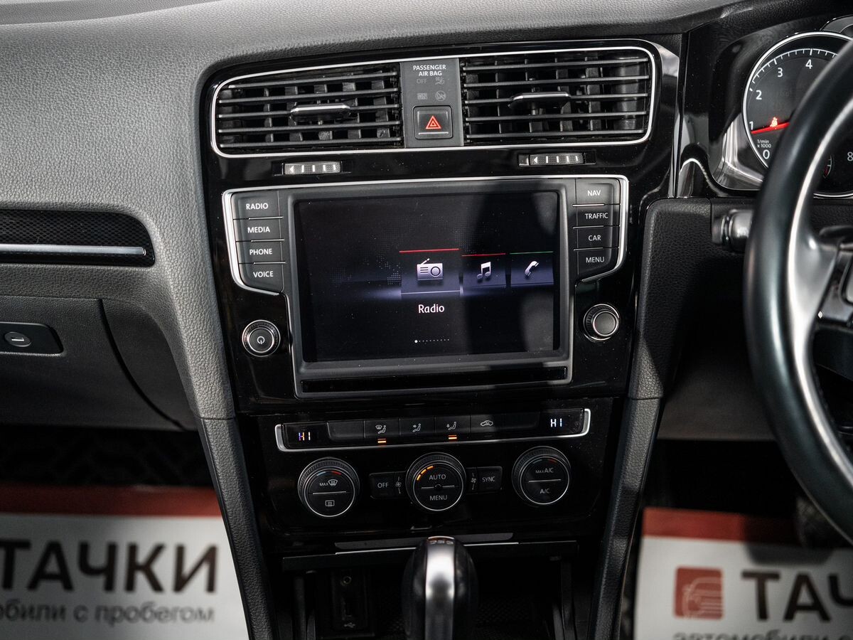 Volkswagen Golf 2015 - фото автомобиля