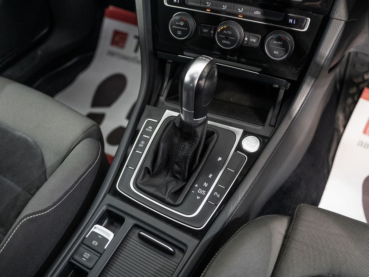 Volkswagen Golf 2015 - фото автомобиля