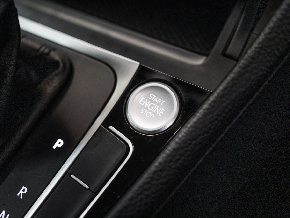 Volkswagen Golf 2015 - фото автомобиля