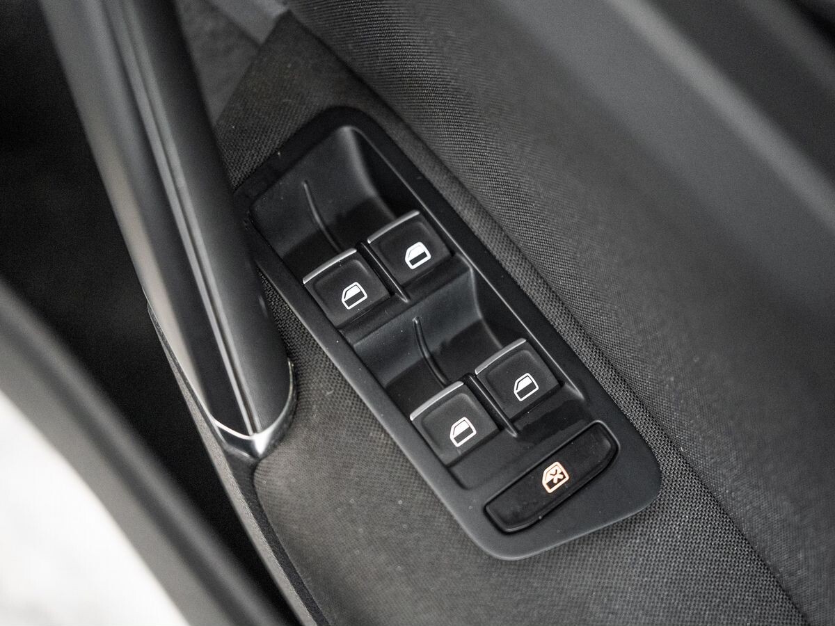 Volkswagen Golf 2015 - фото автомобиля