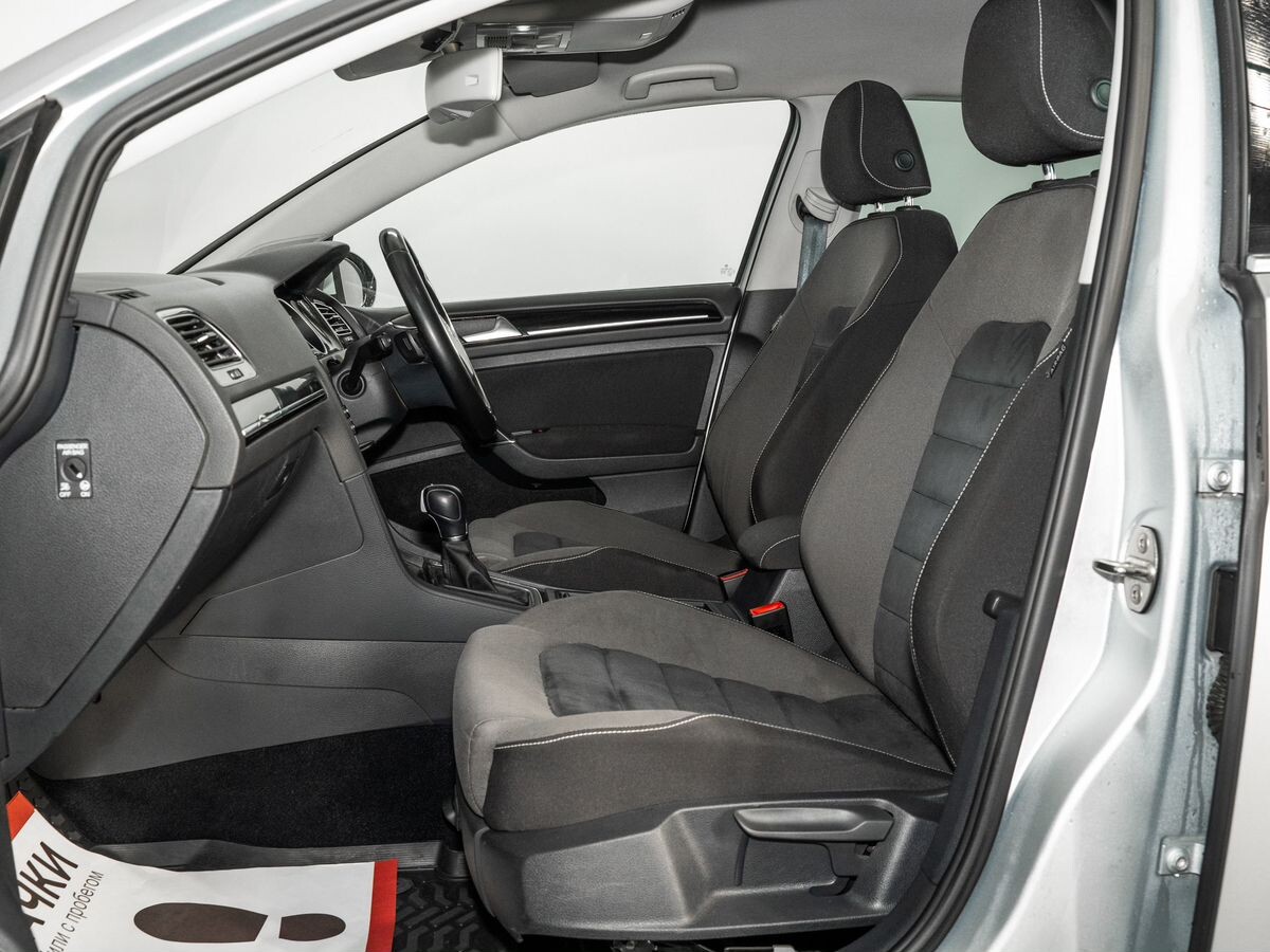 Volkswagen Golf 2015 - фото автомобиля