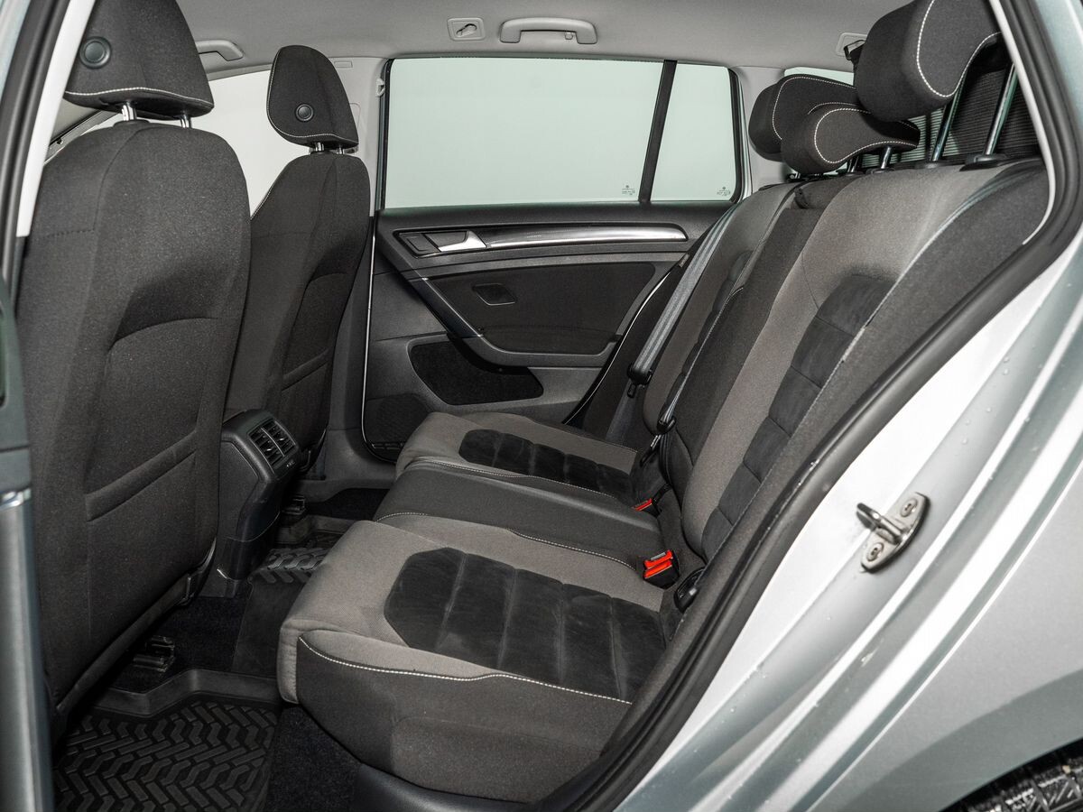 Volkswagen Golf 2015 - фото автомобиля