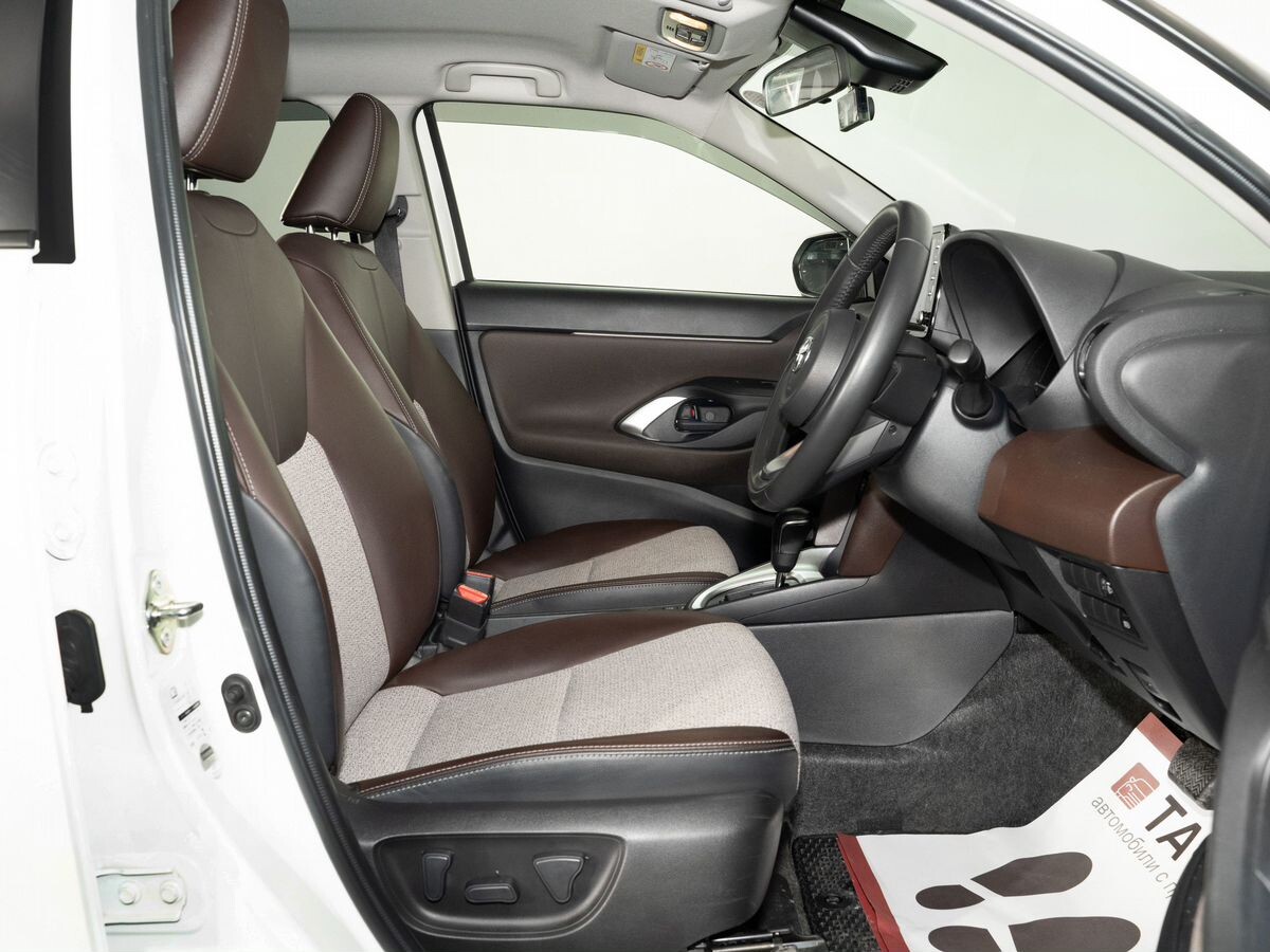 Toyota Yaris Cross 2022 - фото автомобиля