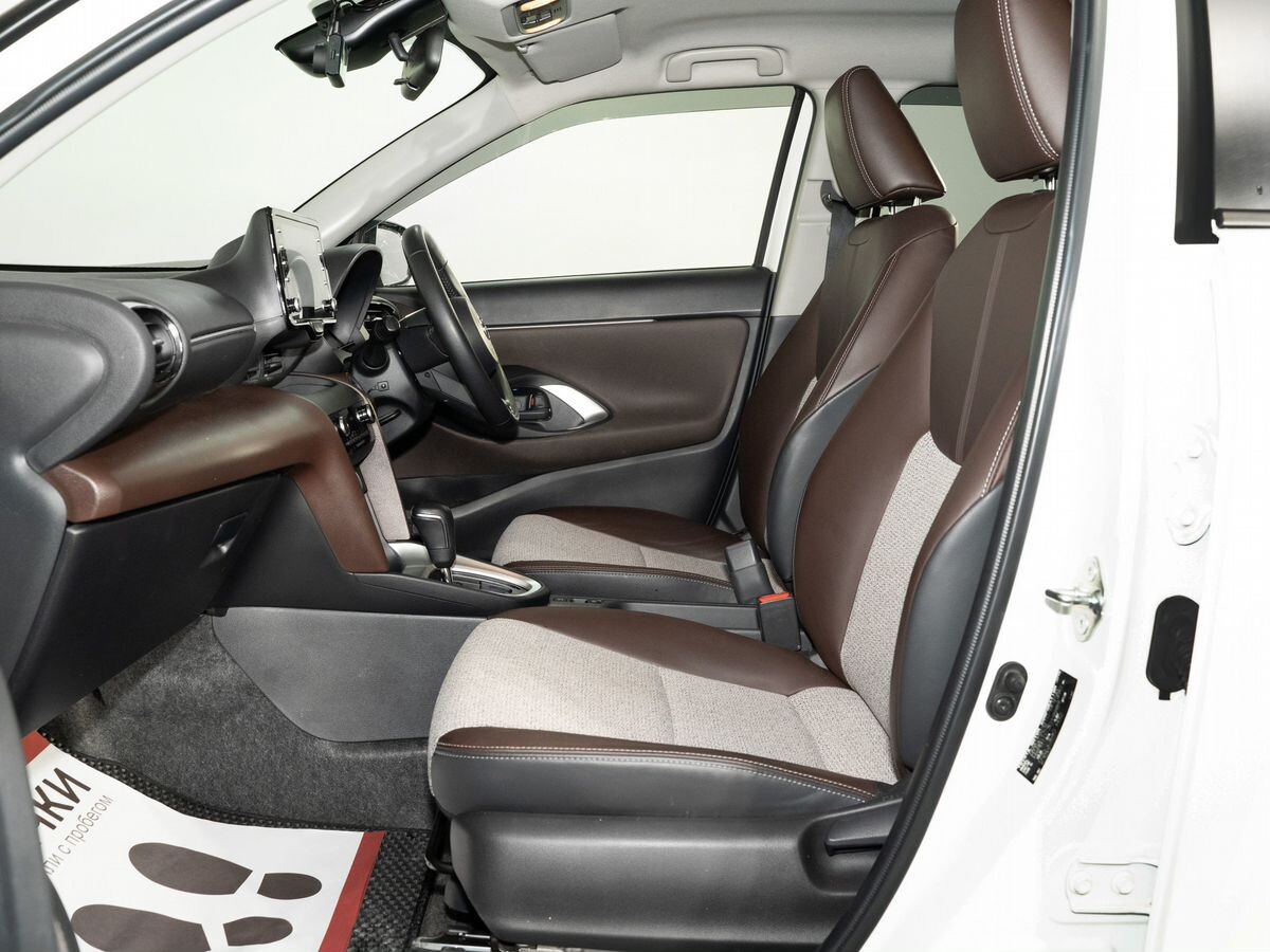 Toyota Yaris Cross 2022 - фото автомобиля