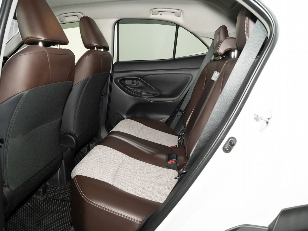 Toyota Yaris Cross 2022 - фото автомобиля