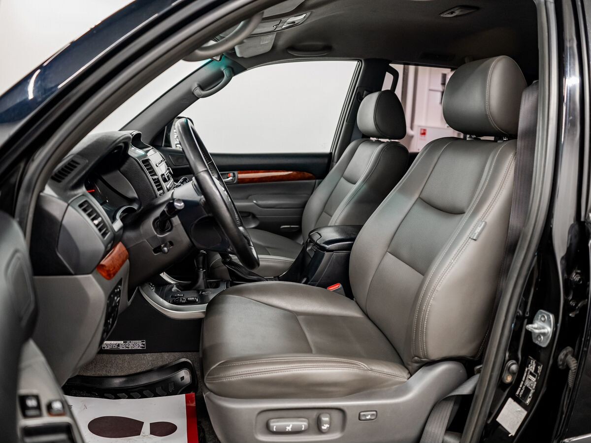 Toyota Land Cruiser Prado 2006 - фото автомобиля