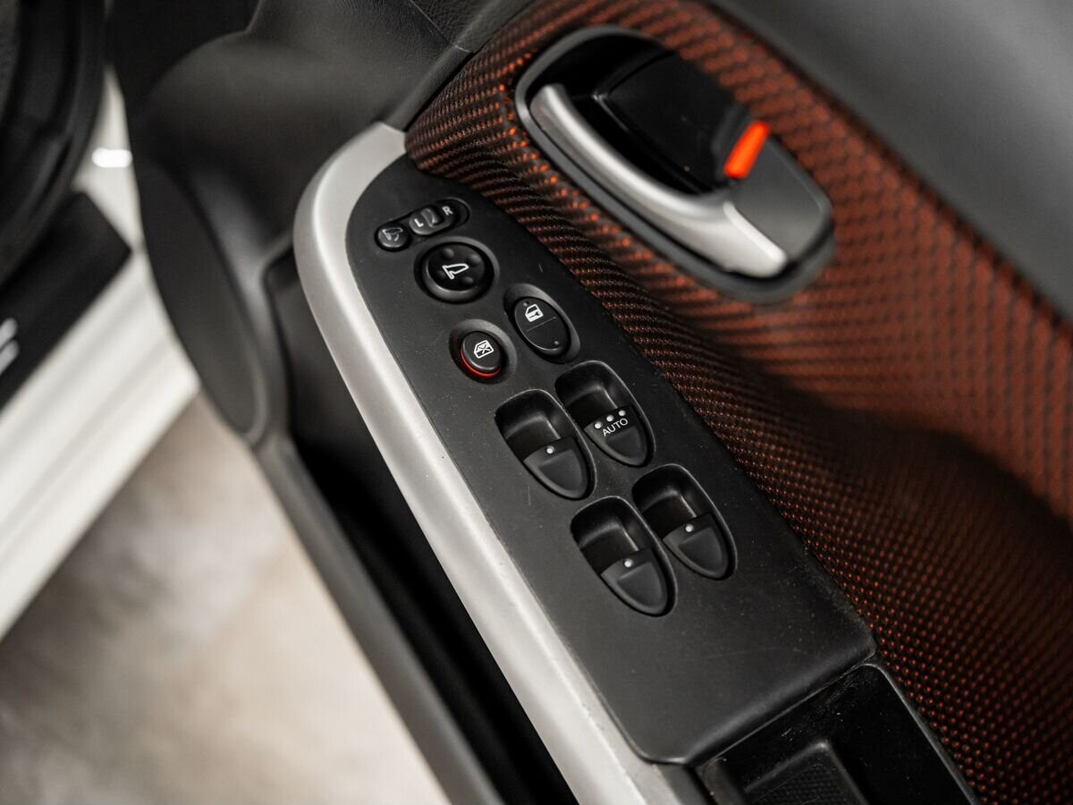 Honda Stream 2011 - фото автомобиля