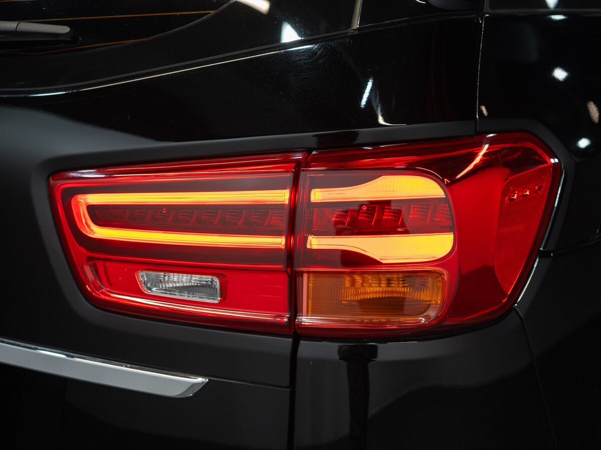 Kia Carnival 2020 - фото автомобиля