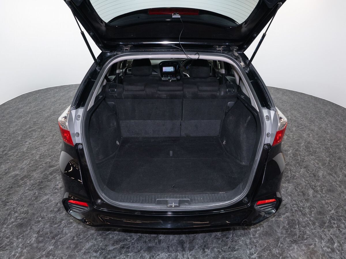 Honda Shuttle 2015 - фото автомобиля