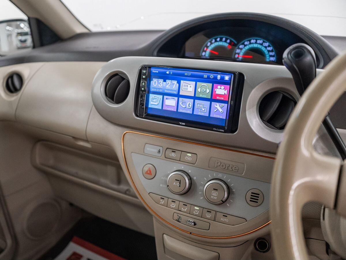 Toyota Porte 2004 - фото автомобиля