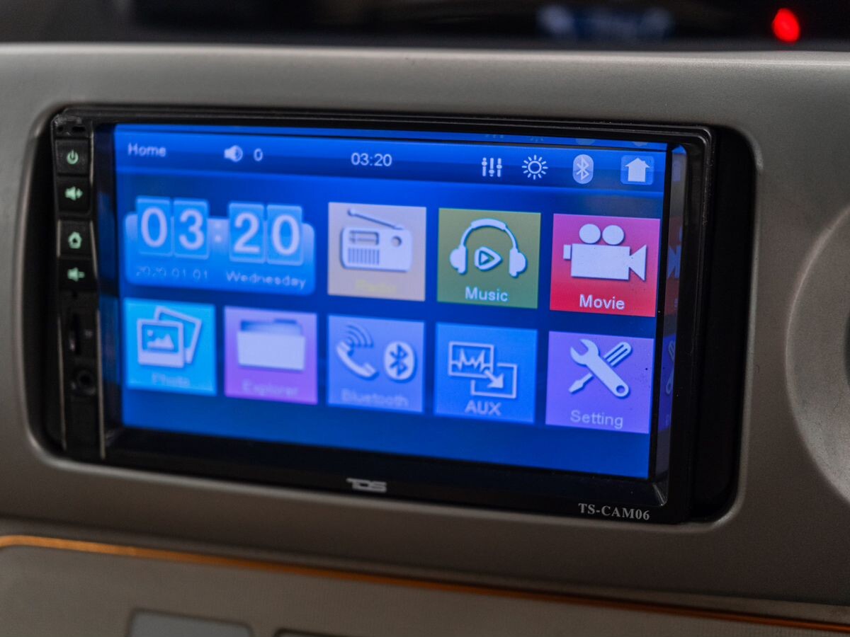 Toyota Porte 2004 - фото автомобиля