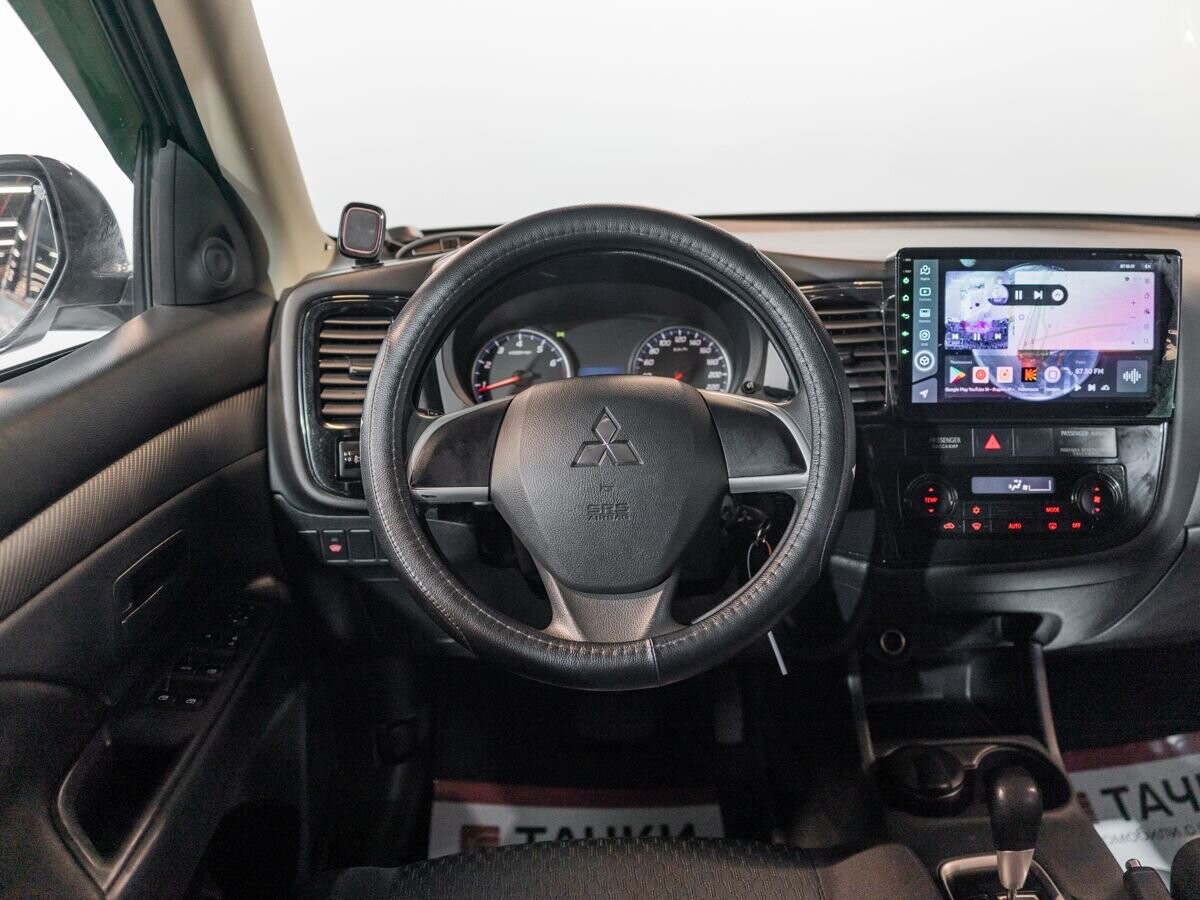 Mitsubishi Outlander 2015 - фото автомобиля