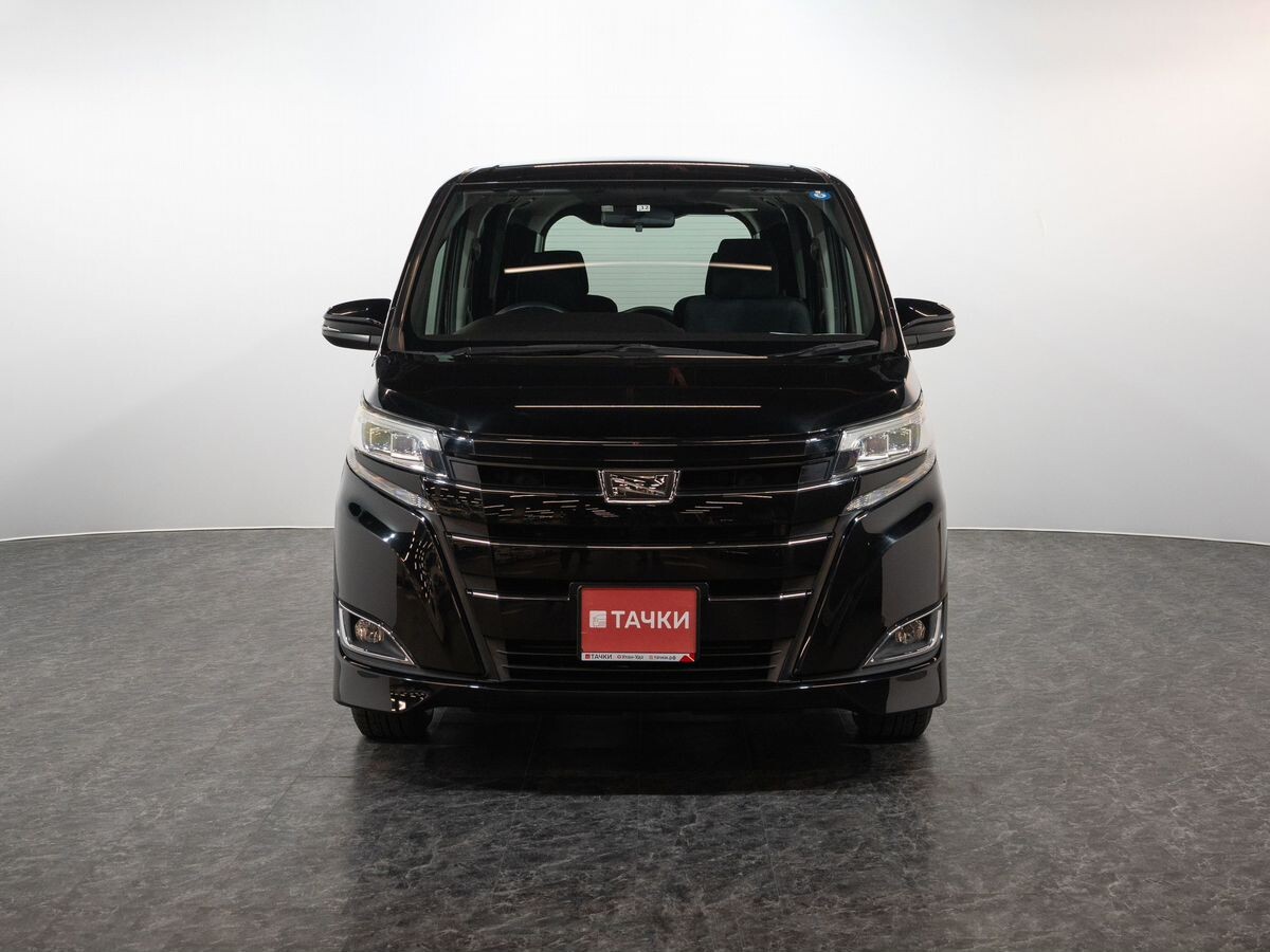 Toyota Noah 2017 - фото автомобиля