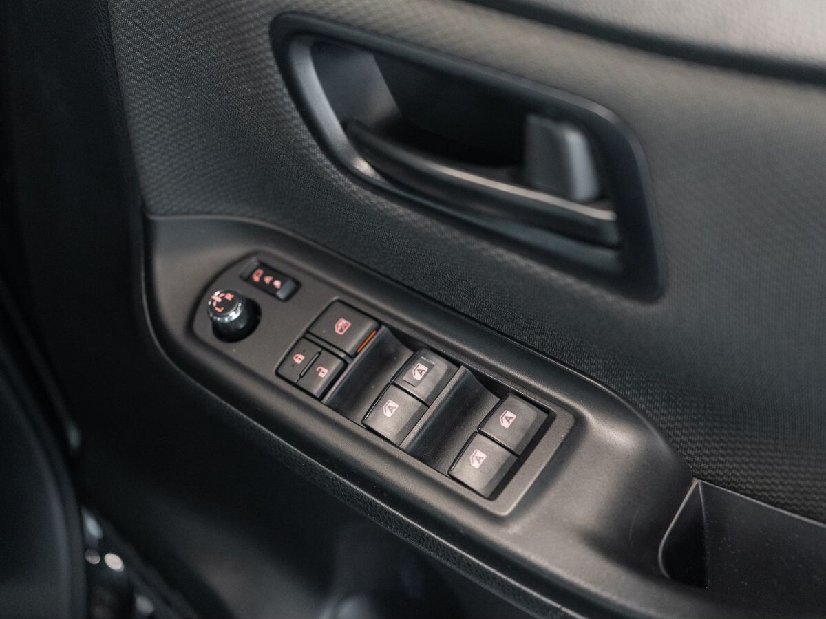 Toyota Noah 2017 - фото автомобиля