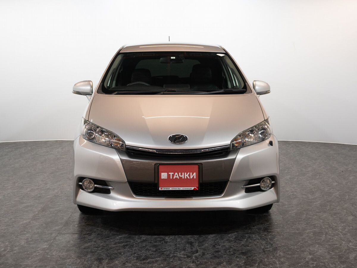Toyota Wish 2013 - фото автомобиля