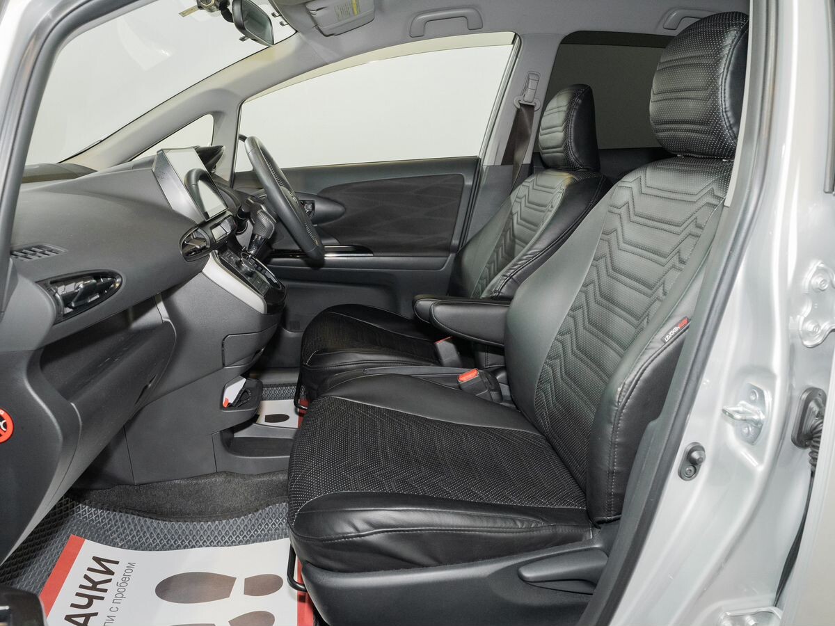 Toyota Wish 2013 - фото автомобиля