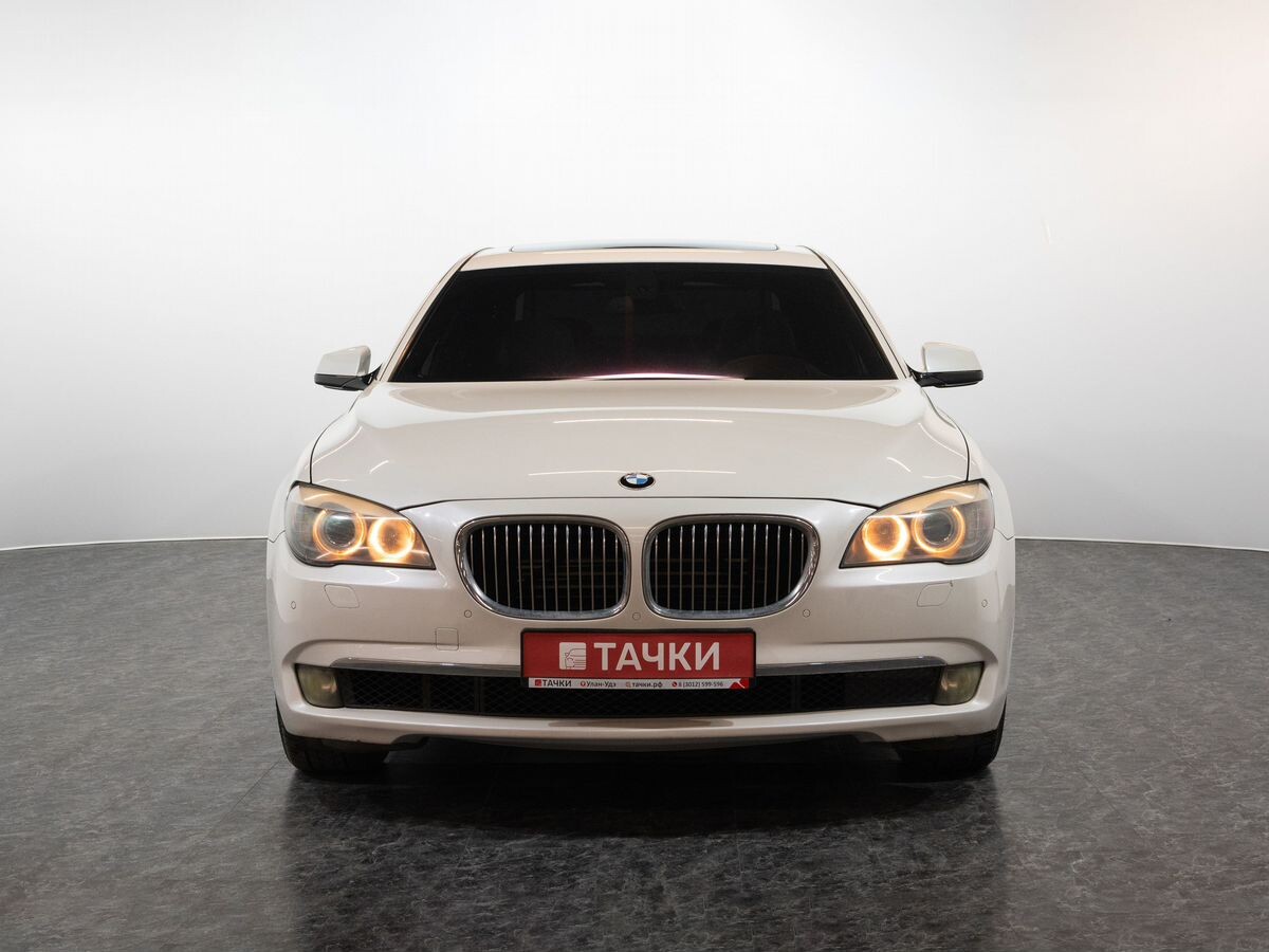 BMW 7 серии 2011 - фото автомобиля