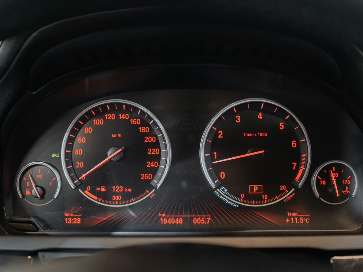 BMW 7 серии 2011 - фото автомобиля