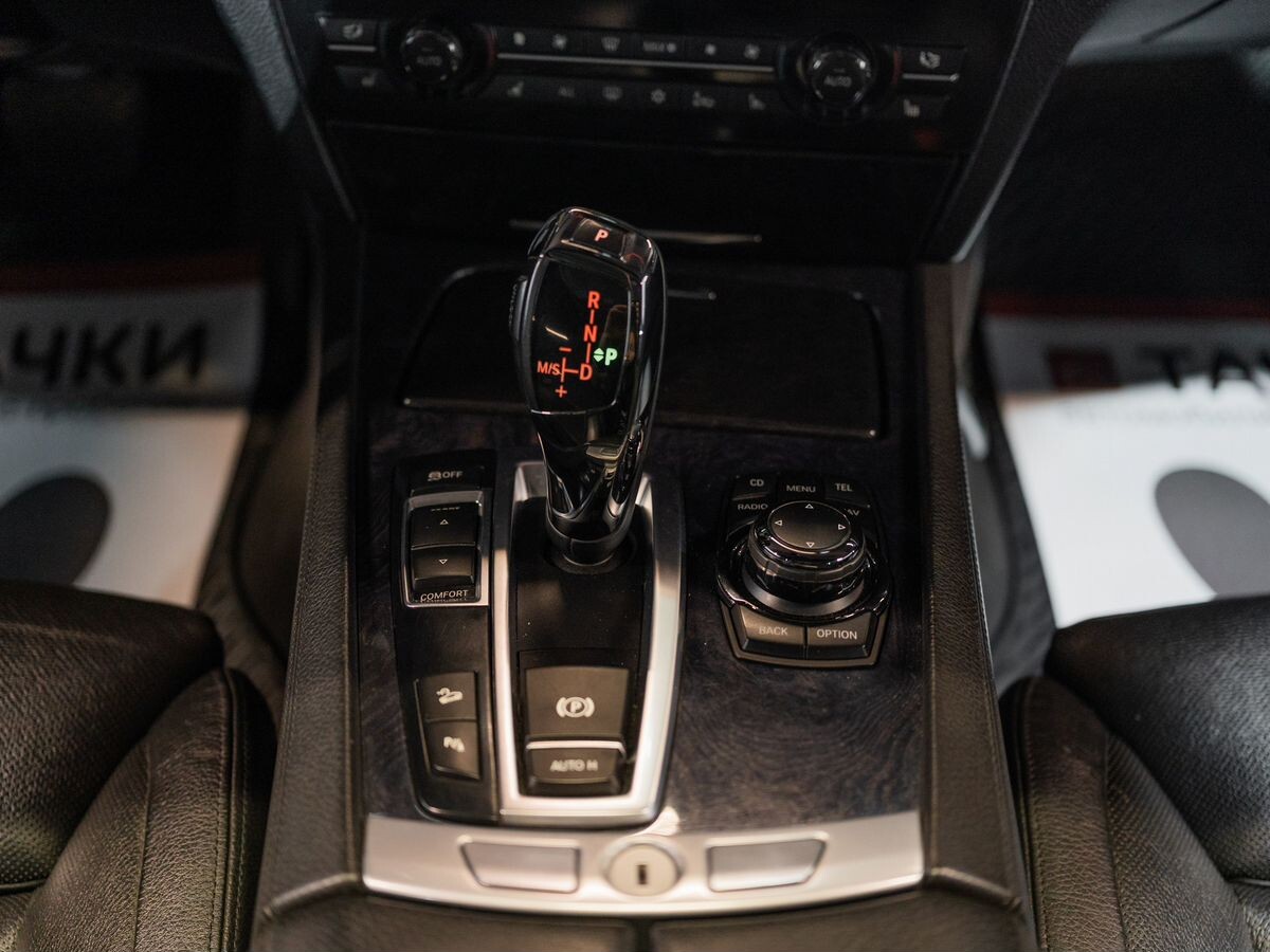 BMW 7 серии 2011 - фото автомобиля