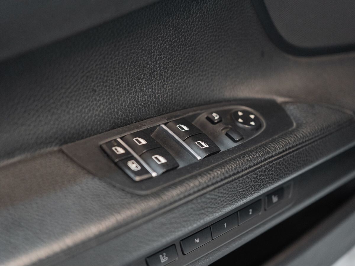 BMW 7 серии 2011 - фото автомобиля