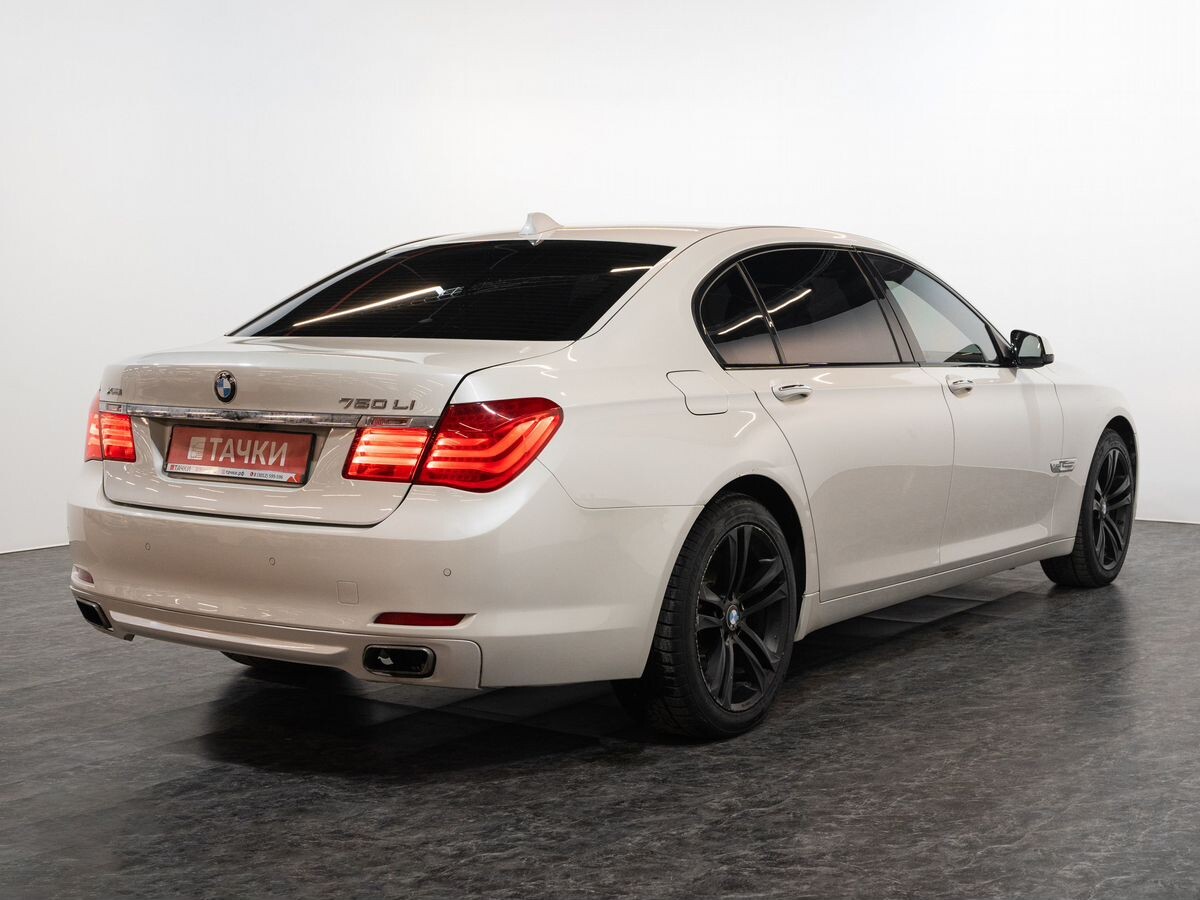 BMW 7 серии 2011 - фото автомобиля