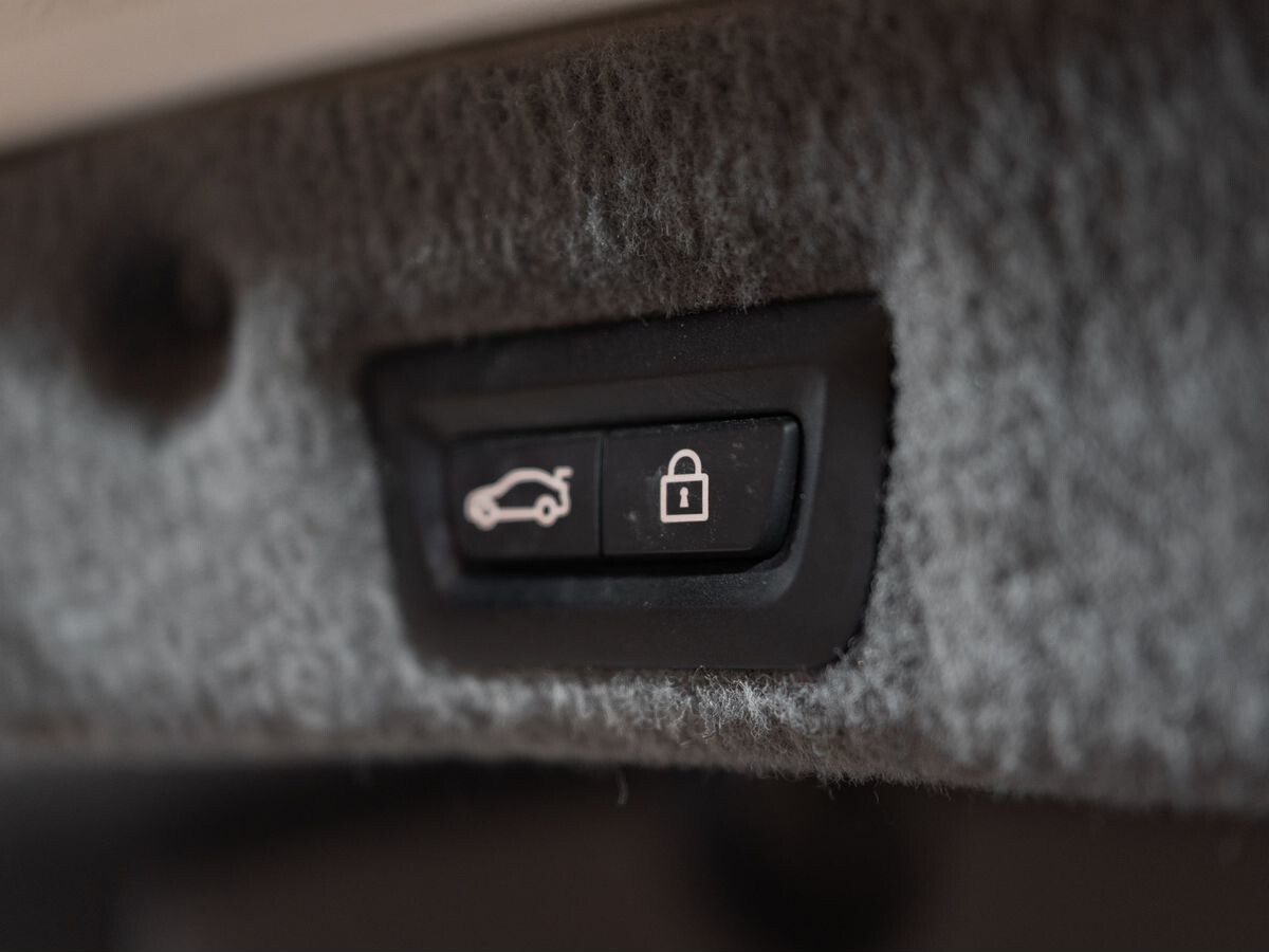 BMW 7 серии 2011 - фото автомобиля