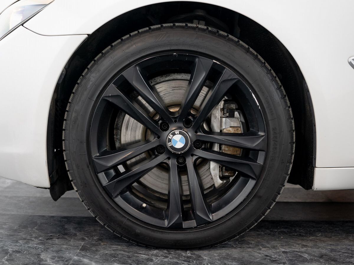 BMW 7 серии 2011 - фото автомобиля